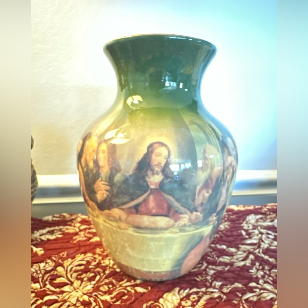 Vintage Last Supper vase featuring‎ da Vinci’s famous painting, 8 inches - Picture 3 of 7